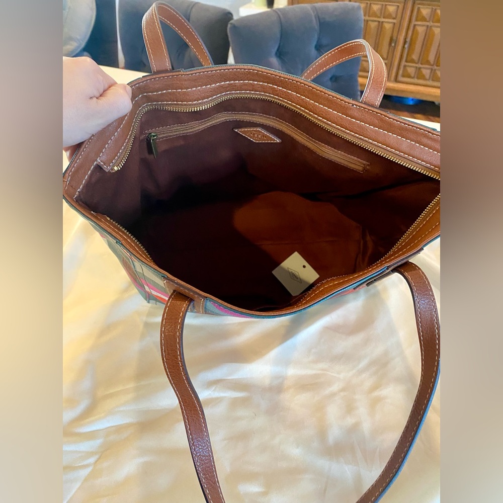 Fossil Tote - Picture 9 of 13